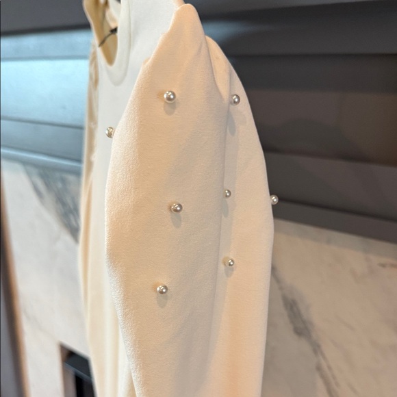 Ann Taylor Cream Long Sleeve Top - Picture 2 of 3